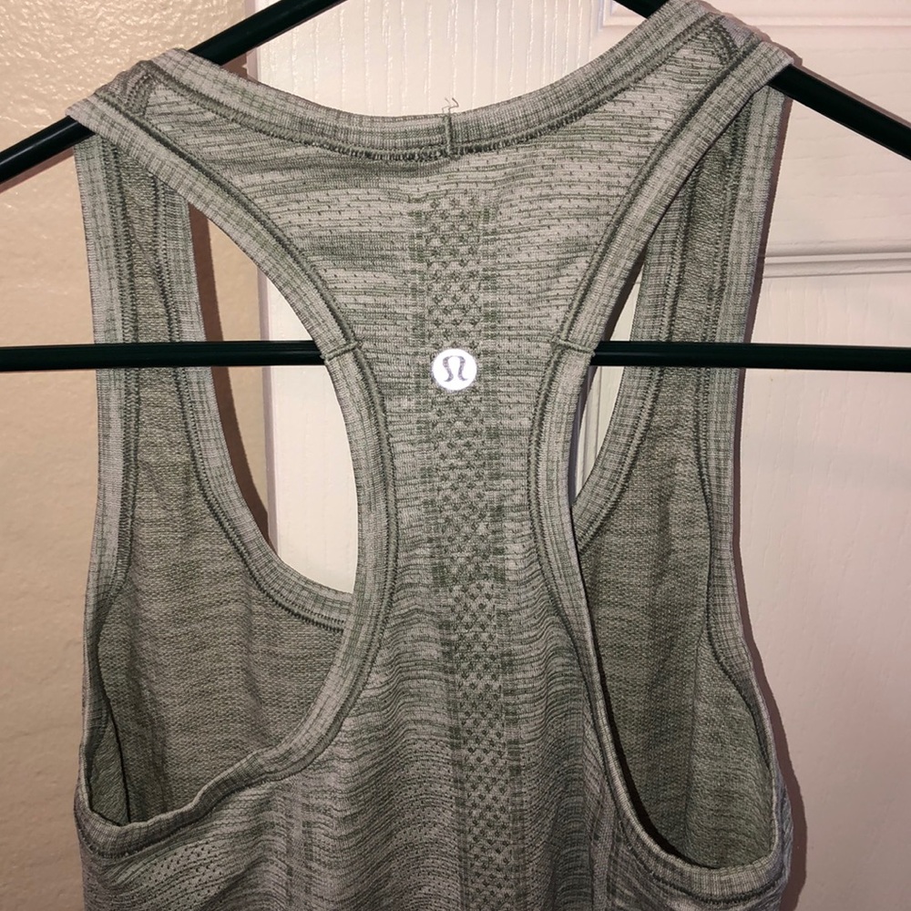 Lululemon Swift Tach Razorback - Picture 3 of 5